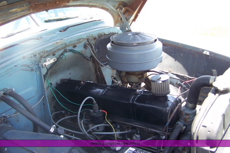 image for item 8110 1952 Chevrolet Styleline Deluxe