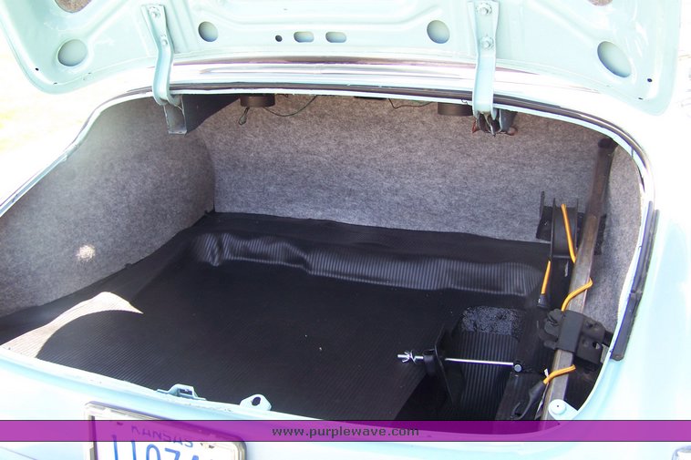 image for item 8110 1952 Chevrolet Styleline Deluxe