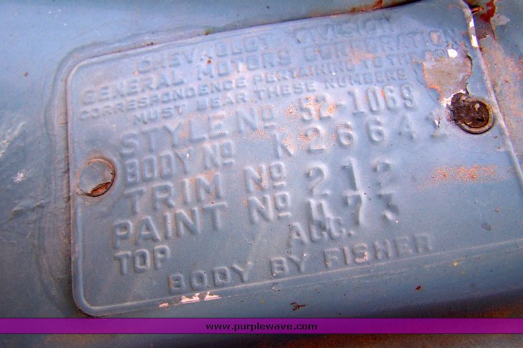 image for item 8110 1952 Chevrolet Styleline Deluxe