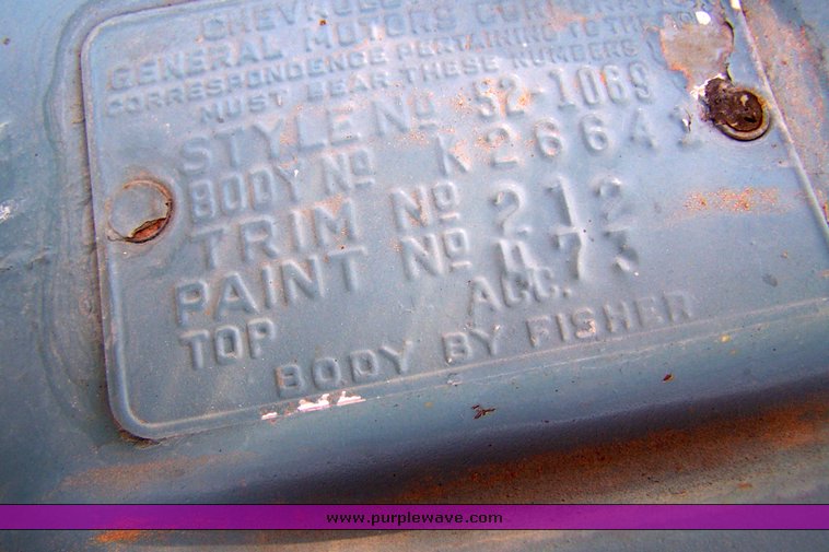 image for item 8110 1952 Chevrolet Styleline Deluxe