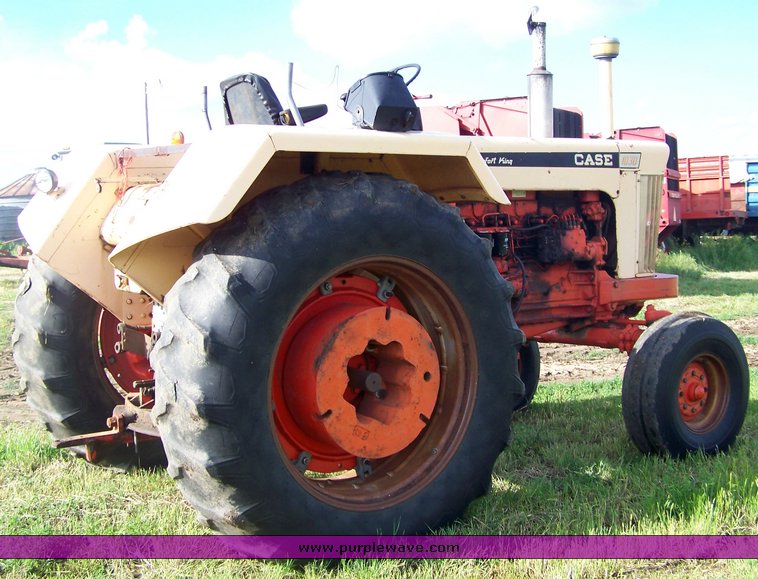 image for item 8116 1969 Case 1030 tractor