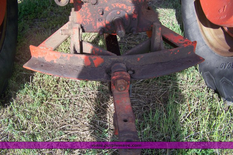 image for item 8116 1969 Case 1030 tractor