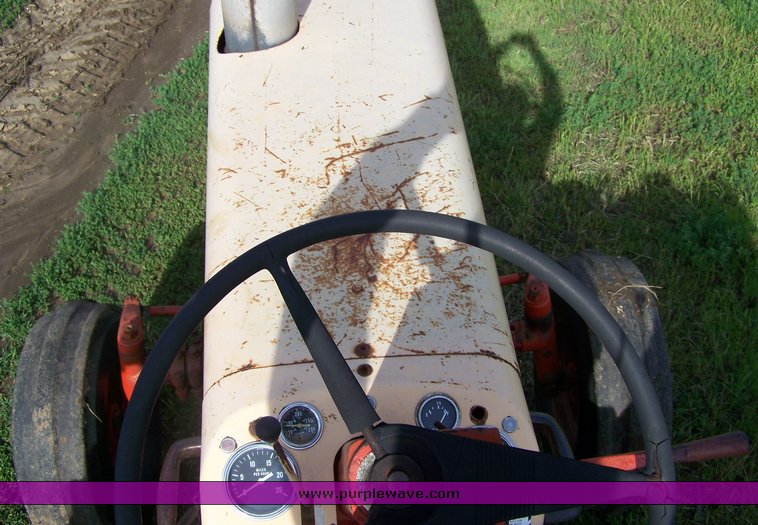 image for item 8116 1969 Case 1030 tractor