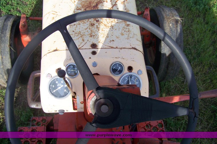 image for item 8116 1969 Case 1030 tractor