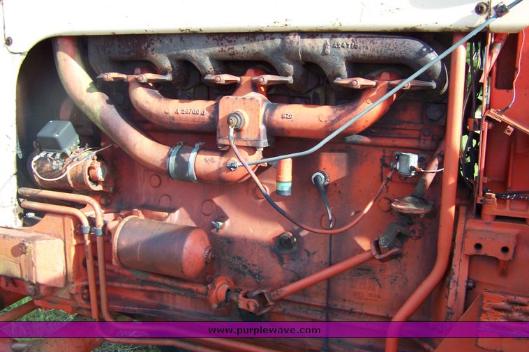 image for item 8116 1969 Case 1030 tractor