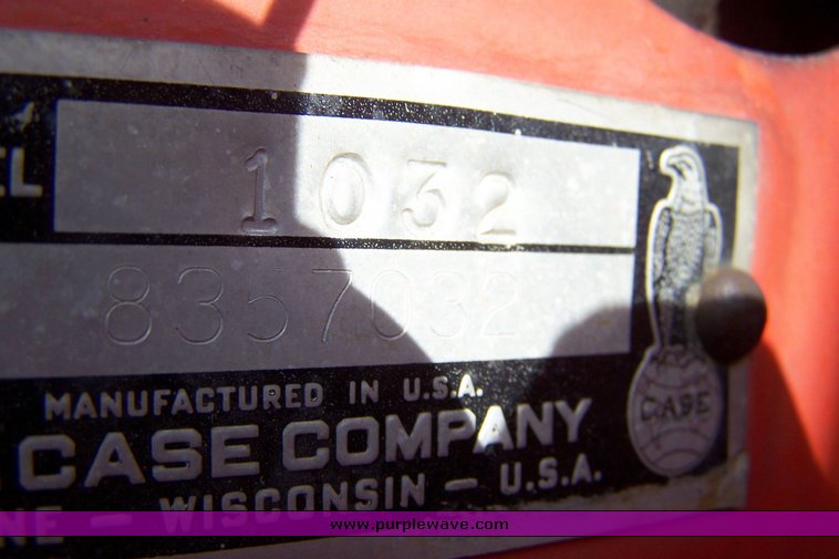 image for item 8116 1969 Case 1030 tractor