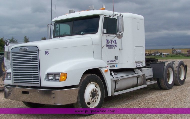 image for item 8484 1998 Freightliner Conventional FLD120  semi truck
