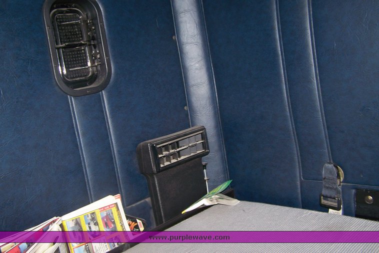 image for item 8484 1998 Freightliner Conventional FLD120  semi truck