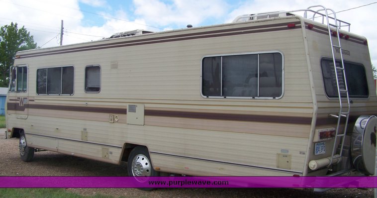 image for item 8489 1980 Winnebago  30' motor home