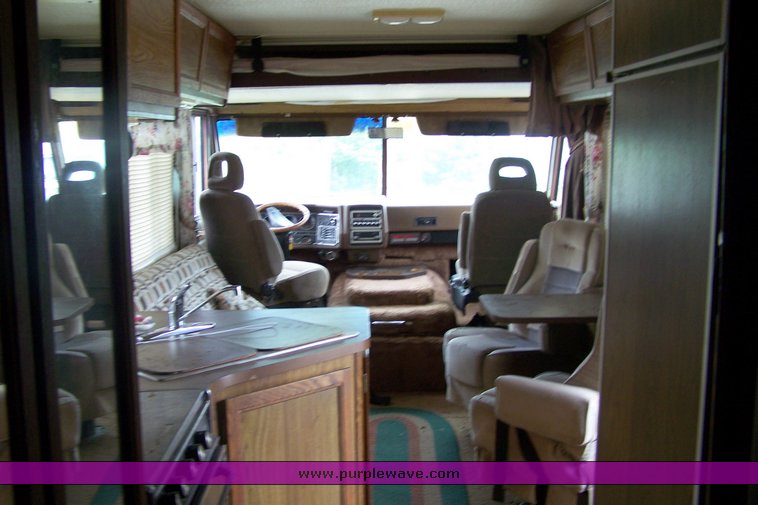 image for item 8489 1980 Winnebago  30' motor home