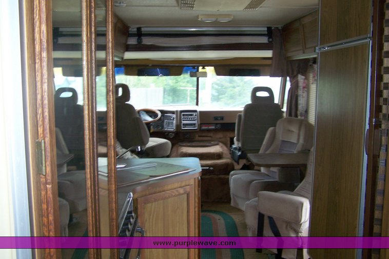 image for item 8489 1980 Winnebago  30' motor home