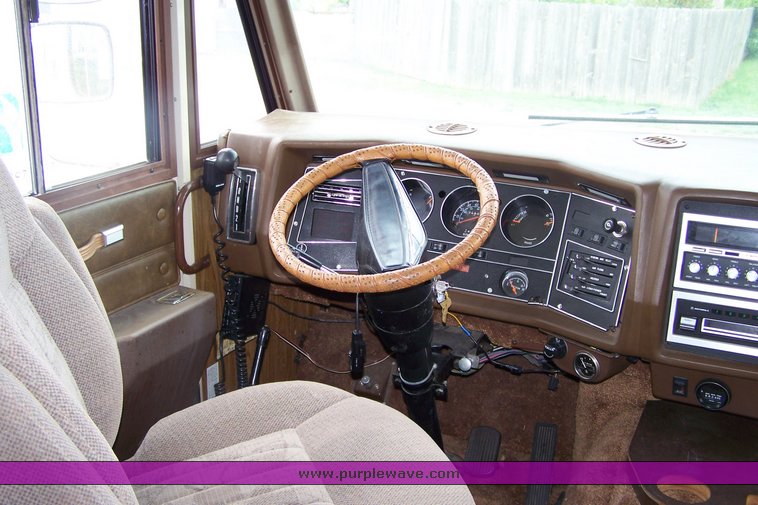 image for item 8489 1980 Winnebago  30' motor home