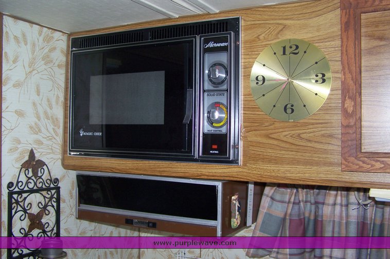 image for item 8489 1980 Winnebago  30' motor home