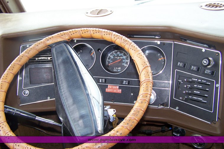 image for item 8489 1980 Winnebago  30' motor home