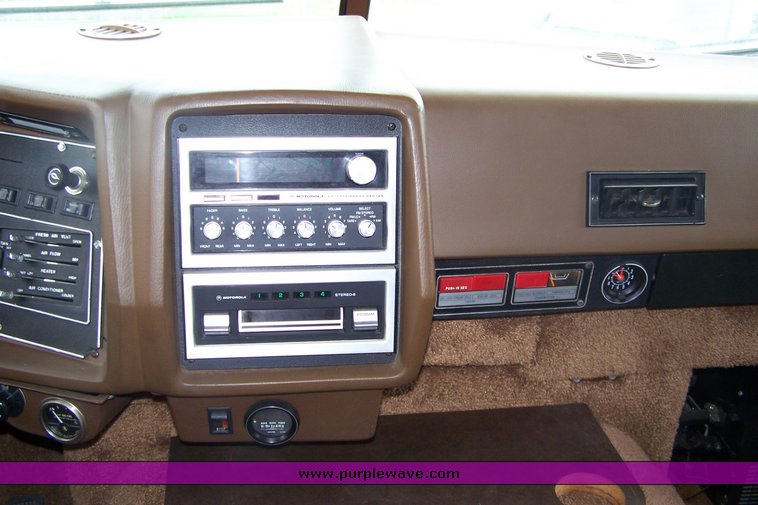 image for item 8489 1980 Winnebago  30' motor home