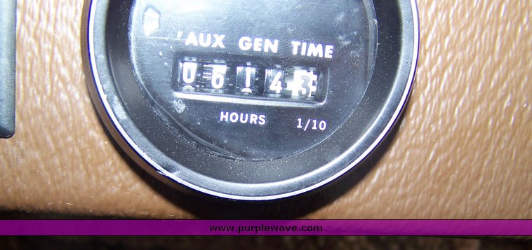 image for item 8489 1980 Winnebago  30' motor home