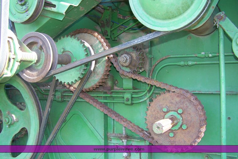 image for item 8495 John Deere 95 combine