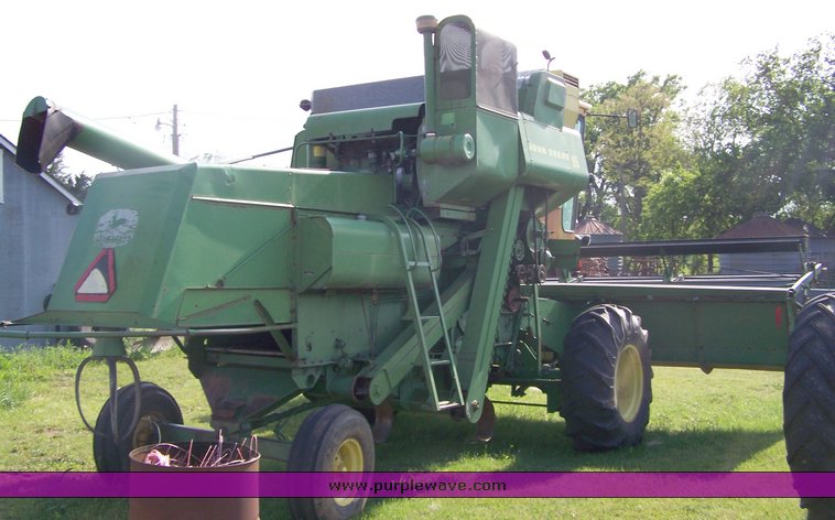 image for item 8495 John Deere 95 combine