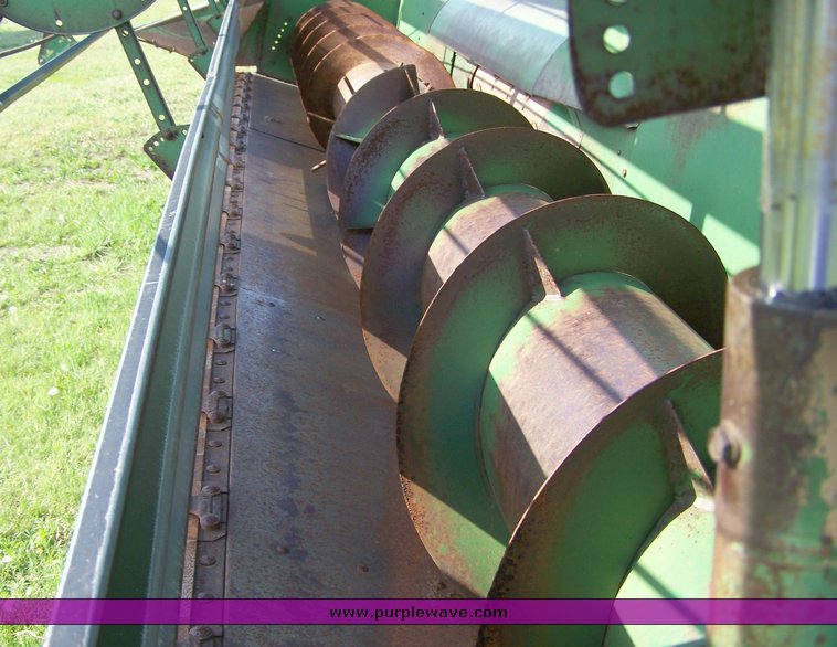 image for item 8495 John Deere 95 combine