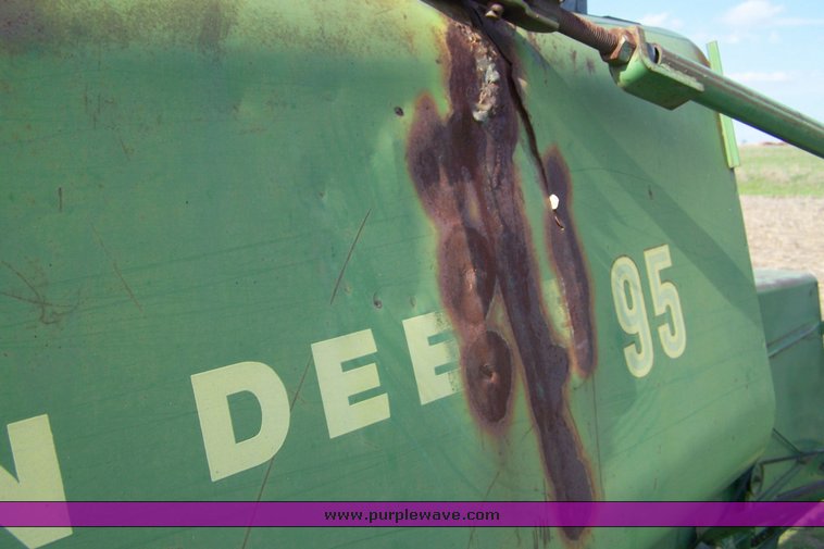 image for item 8495 John Deere 95 combine