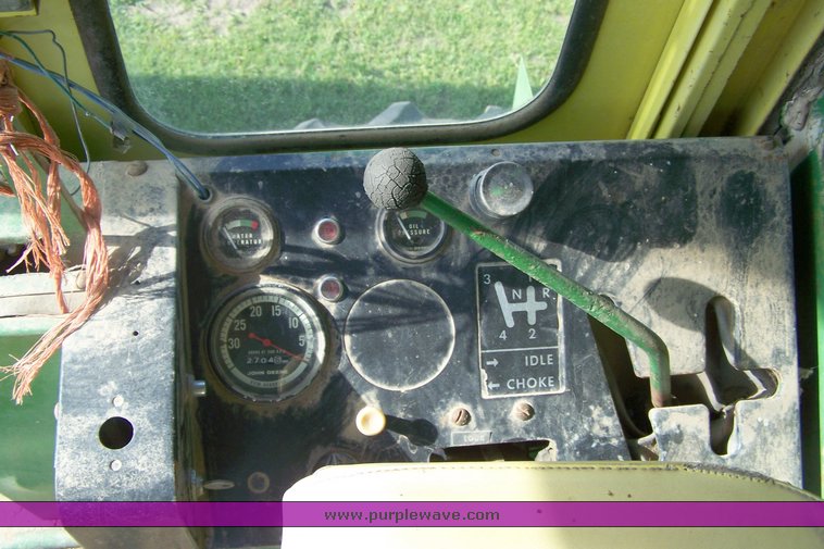 image for item 8495 John Deere 95 combine