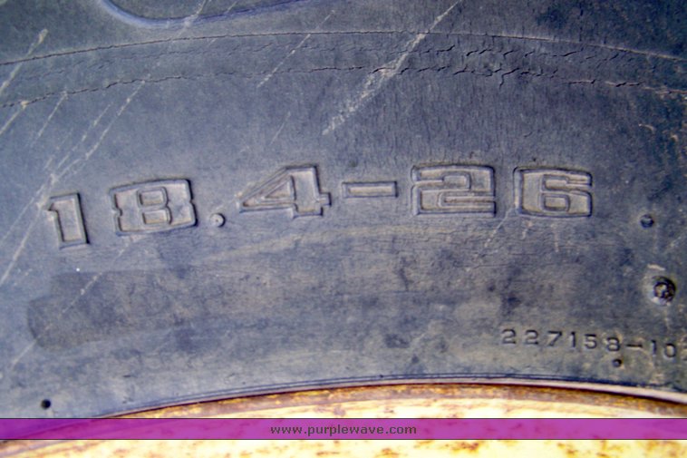 image for item 8495 John Deere 95 combine