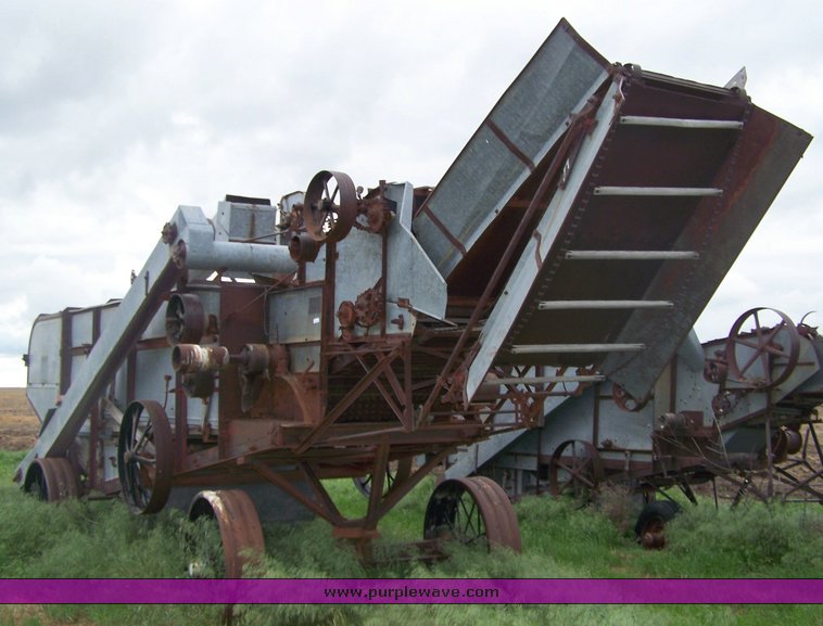 NicholsShepard antique threshing machine in Dighton, KS Item 8901