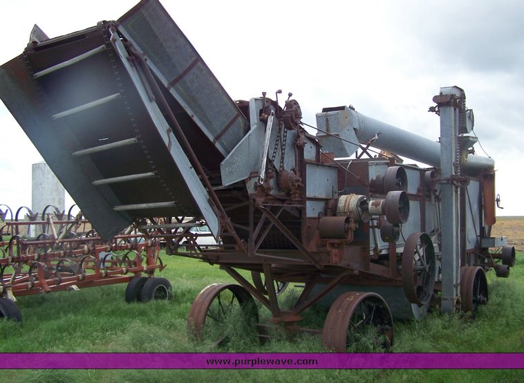 NicholsShepard antique threshing machine in Dighton, KS Item 8901