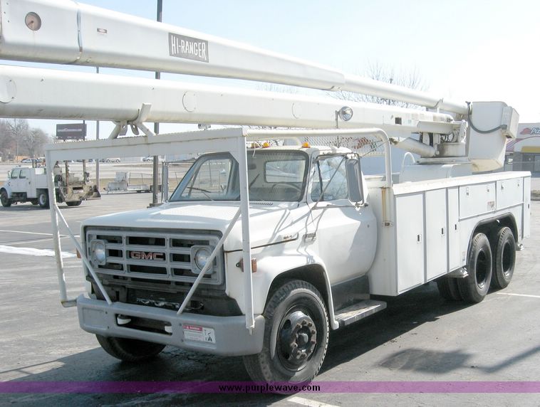 image for item 9579 1975 GMC 6500 boom truck