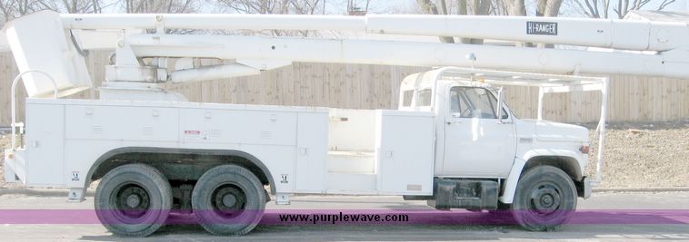 image for item 9579 1975 GMC 6500 boom truck