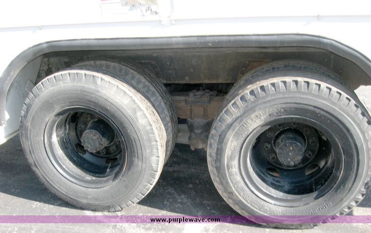 image for item 9579 1975 GMC 6500 boom truck