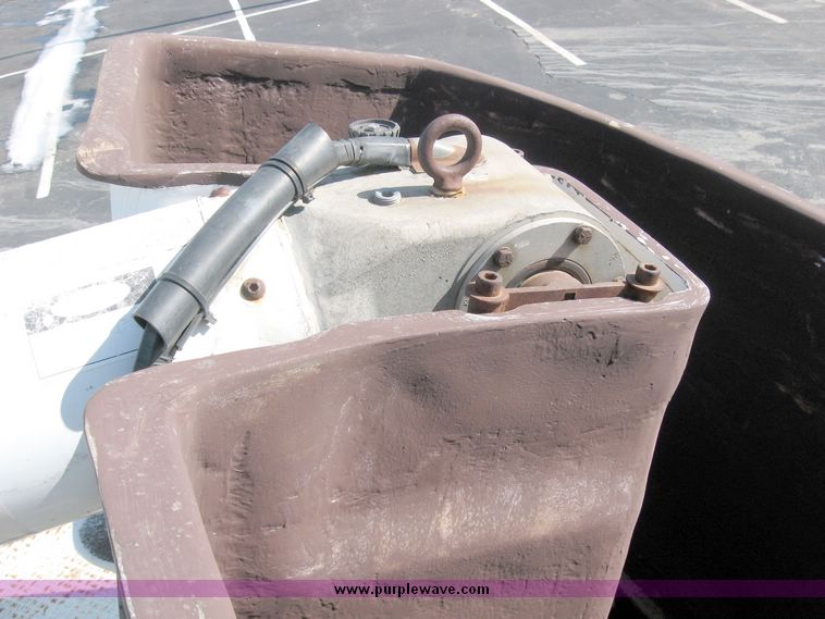 image for item 9579 1975 GMC 6500 boom truck