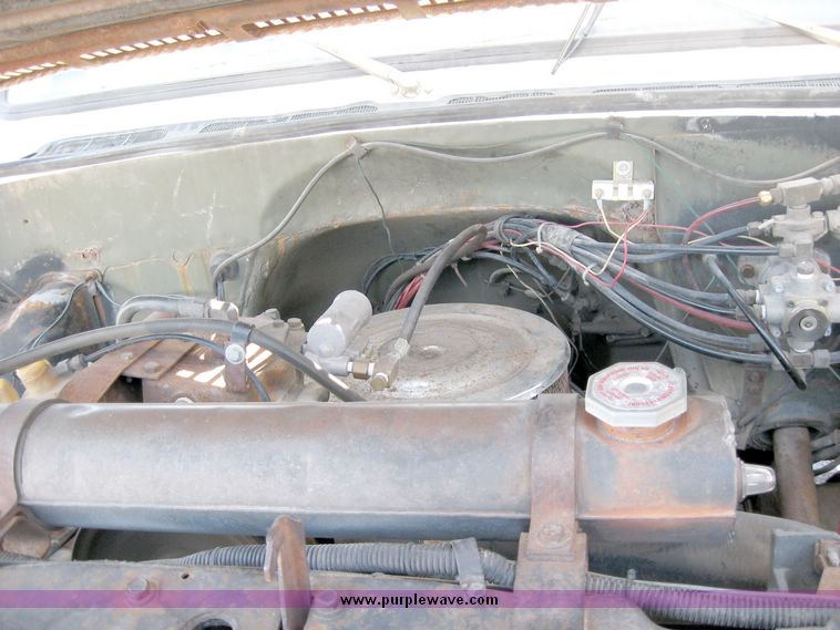 image for item 9579 1975 GMC 6500 boom truck