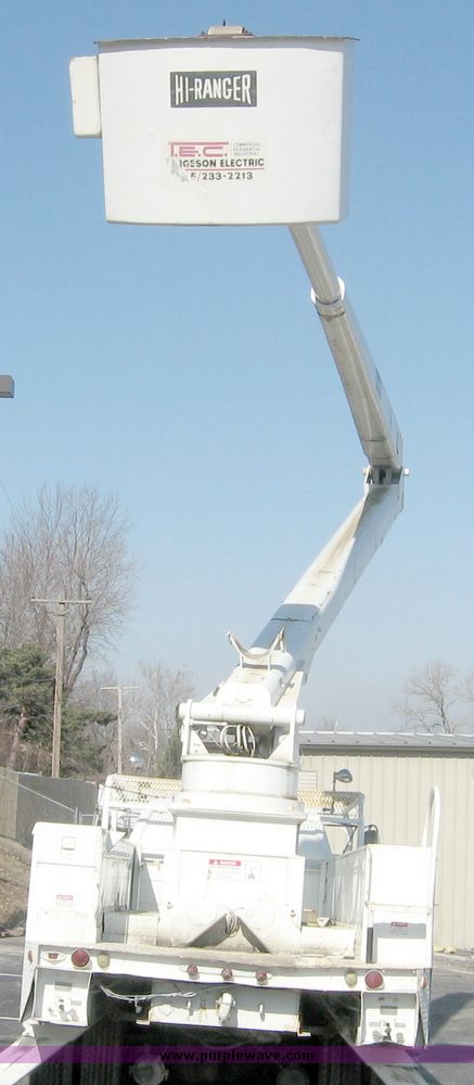 image for item 9579 1975 GMC 6500 boom truck