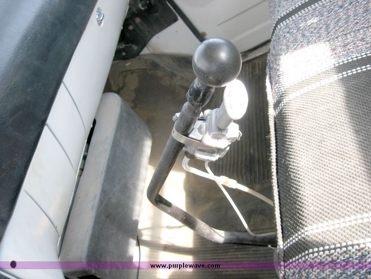 image for item 9579 1975 GMC 6500 boom truck