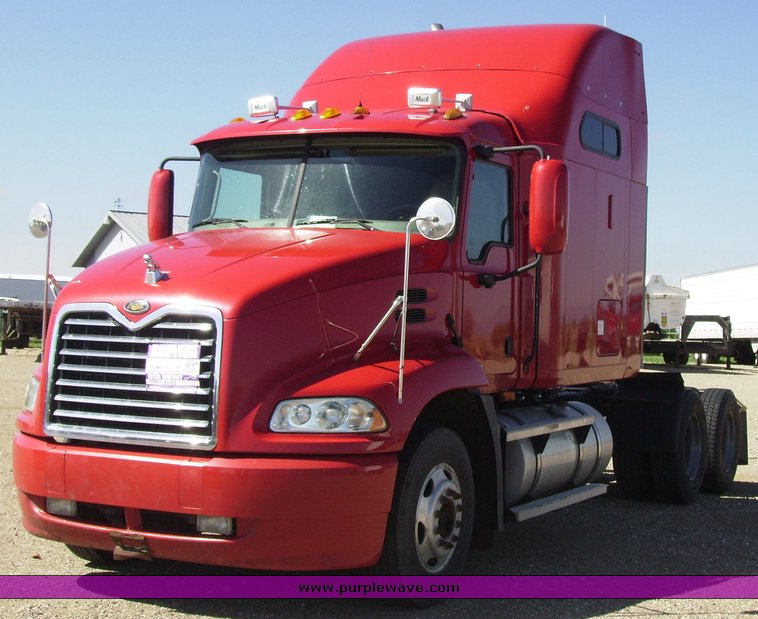 image for item 1001 2005 Mack CX613 semi truck