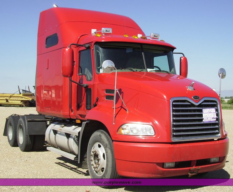 image for item 1001 2005 Mack CX613 semi truck