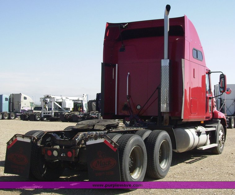 image for item 1001 2005 Mack CX613 semi truck
