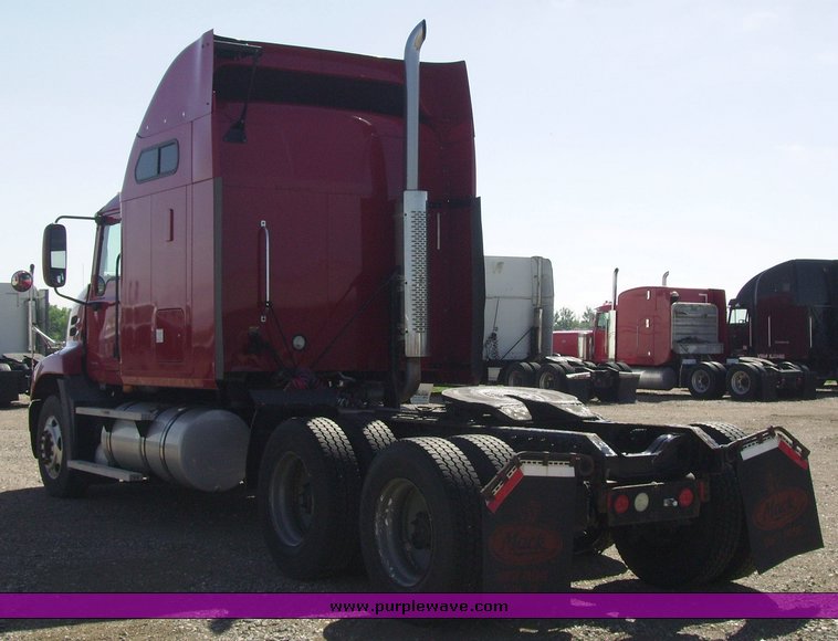 image for item 1001 2005 Mack CX613 semi truck