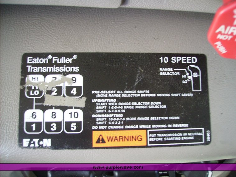 image for item 1001 2005 Mack CX613 semi truck