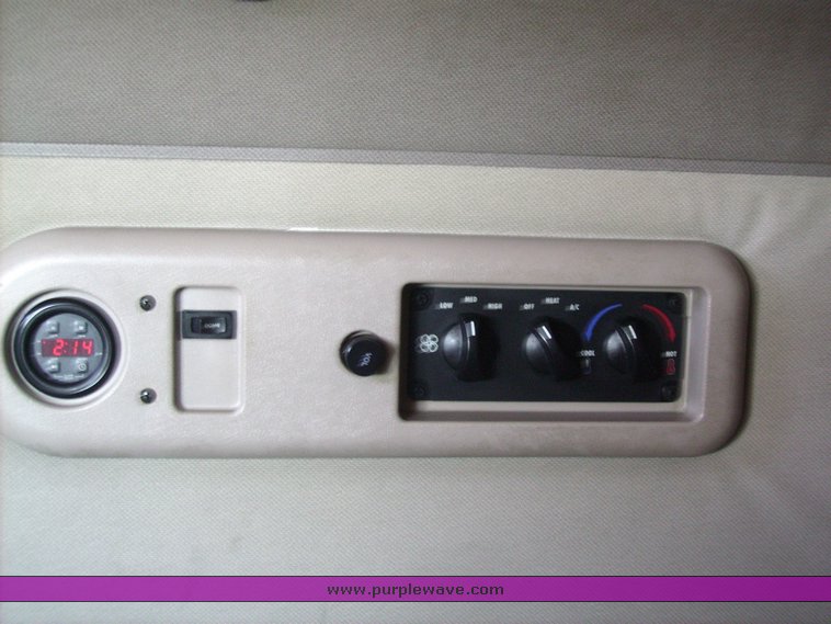 image for item 1001 2005 Mack CX613 semi truck