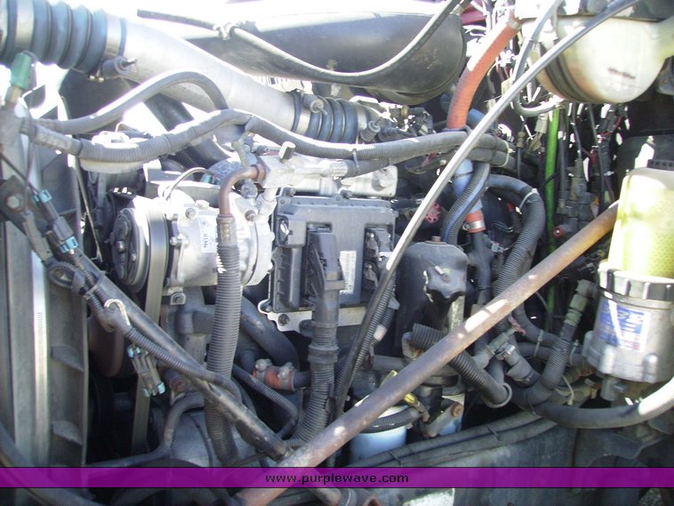 image for item 1001 2005 Mack CX613 semi truck