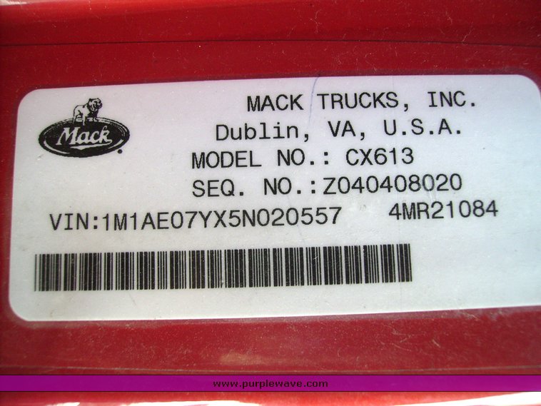 image for item 1001 2005 Mack CX613 semi truck