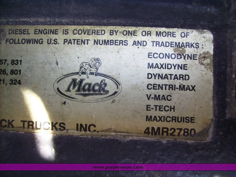 image for item 1001 2005 Mack CX613 semi truck