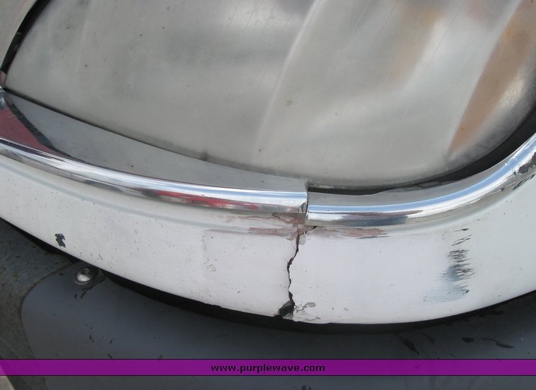 image for item 1800 2005 Freightliner Columbia 120 semi truck