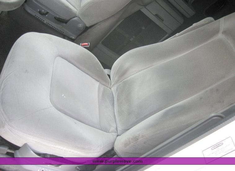 image for item 1800 2005 Freightliner Columbia 120 semi truck