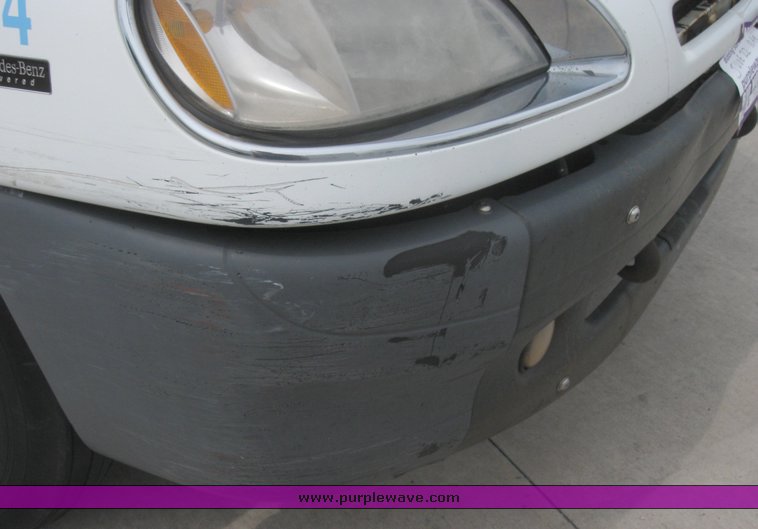 image for item 1802 2005 Freightliner Columbia 120 semi truck