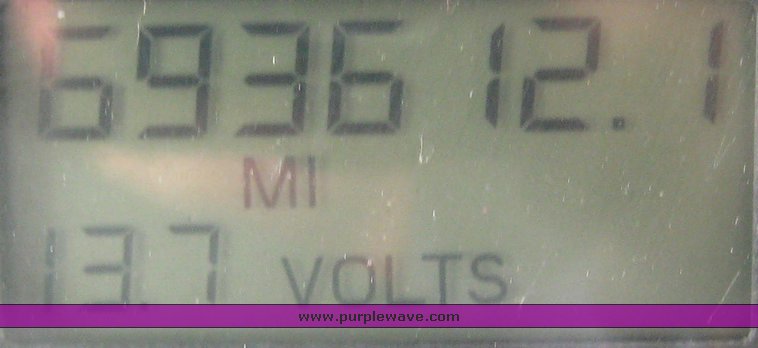 image for item 1803 2005 Freightliner Columbia 120 semi truck