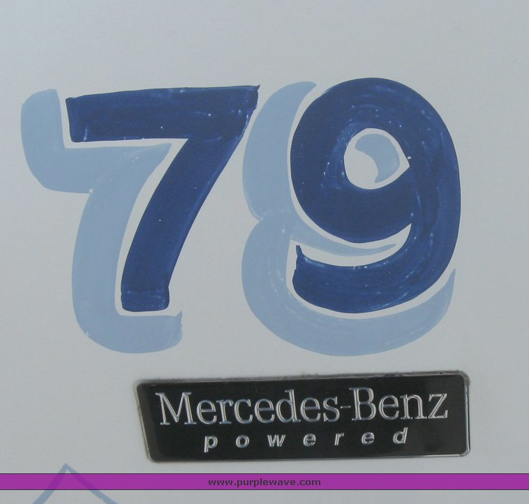 image for item 1803 2005 Freightliner Columbia 120 semi truck