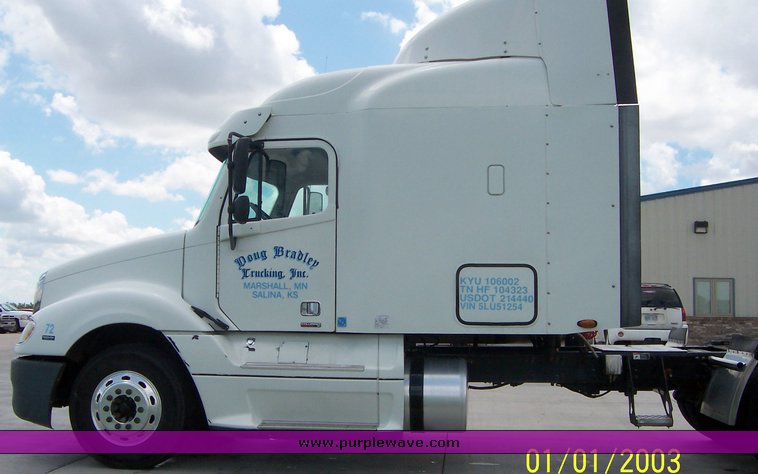 image for item 1804 2005 Freightliner Columbia 120 semi truck